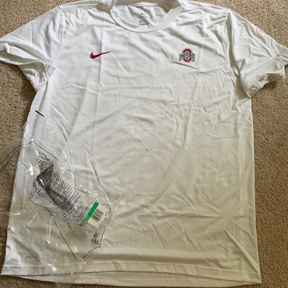Nike Dri Fit short sleeve. NWOT XL